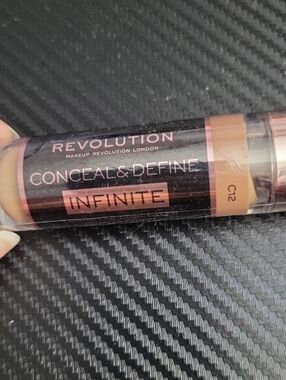 New Revolution Conceal & Define Infinite Concealer C12